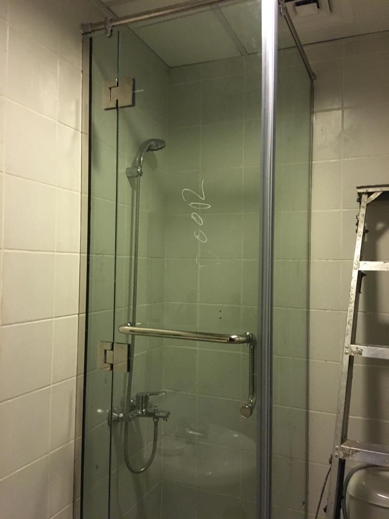 Shower Enclosure Incl. Delivery & Installation.